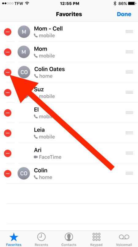 Toque el botón rojo de eliminar para eliminar el contacto favorito de iPhone