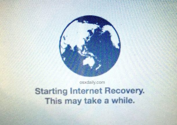 El globo giratorio que indica que MacOS Internet Recovery se está iniciando y puede tardar un poco en cargarse